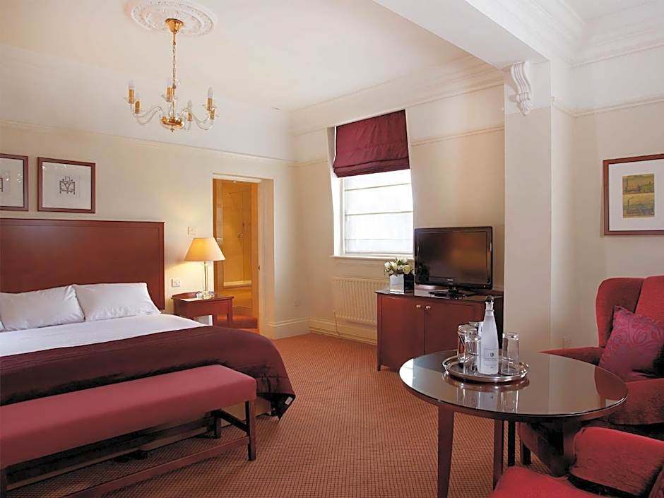 Macdonald Burlington Hotel