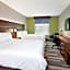 Holiday Inn Express Hotel & Suites Warrenton By IHG