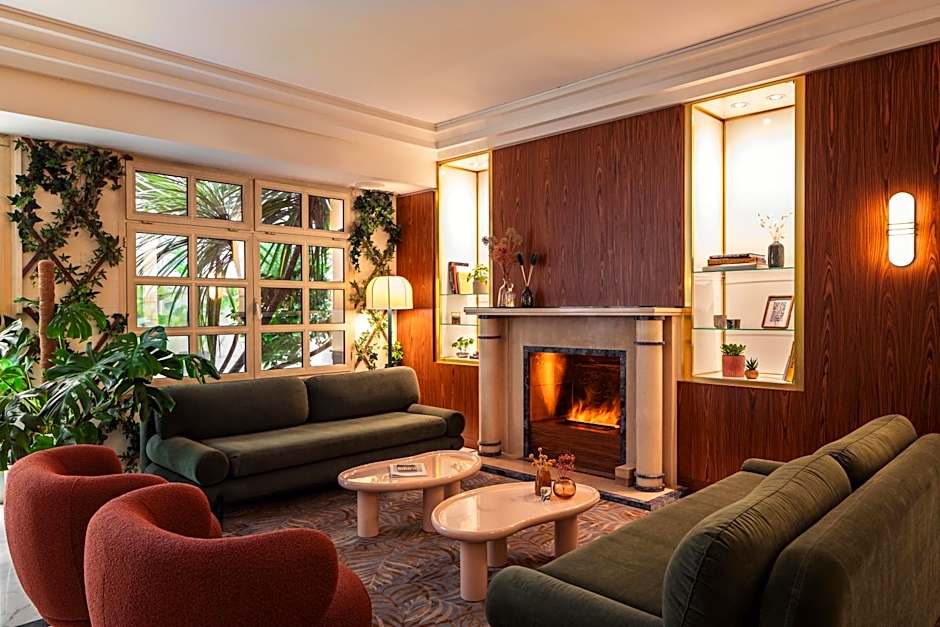 Royal Garden Champs Elysees