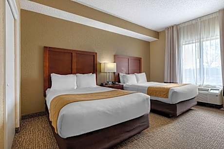 2 Double Beds Suite Nonsmoking