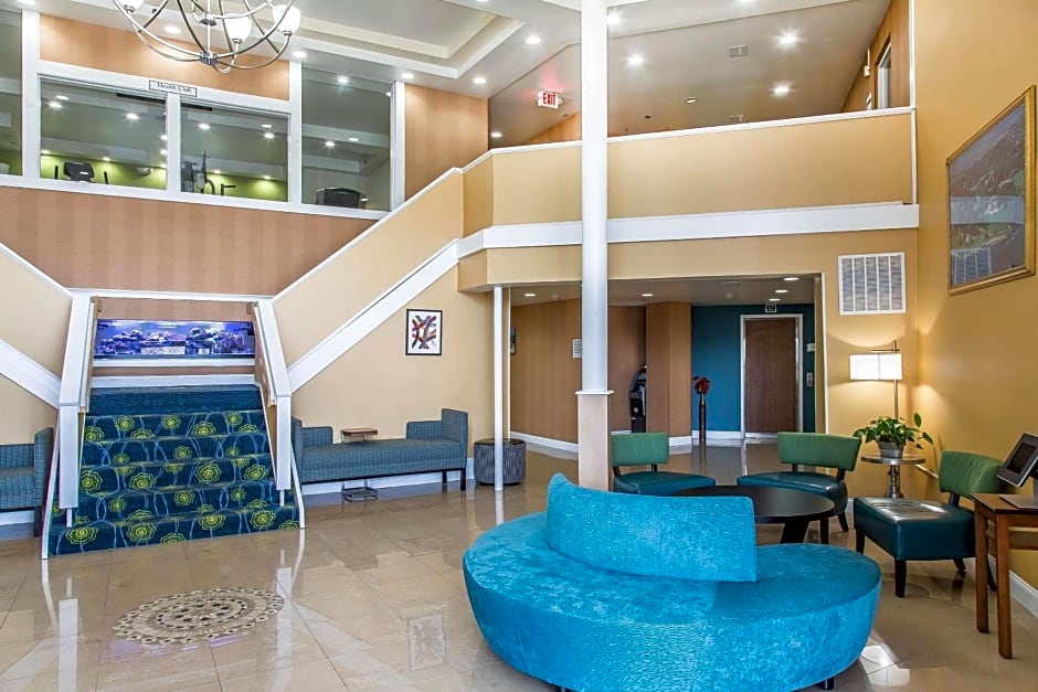 Quality Inn & Suites Middletown - Newport