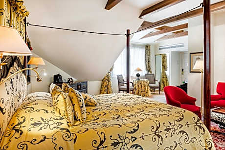 Junior Suite with Spa Access