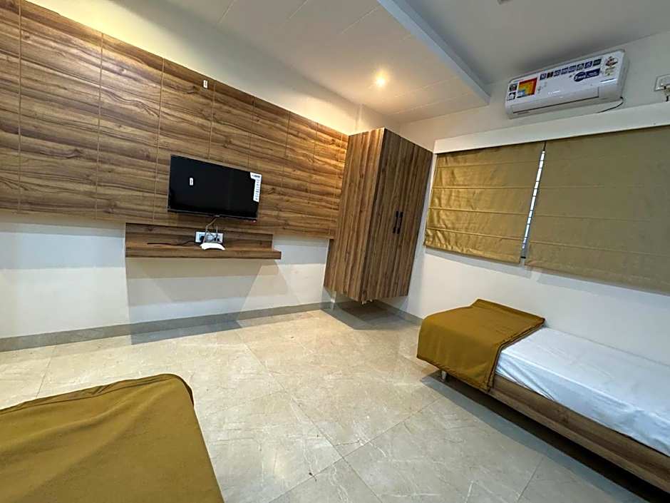 Hotel Atithi Inn Akluj