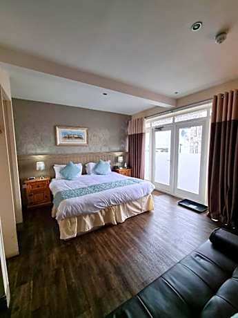 Disability access Suite - Wet Room