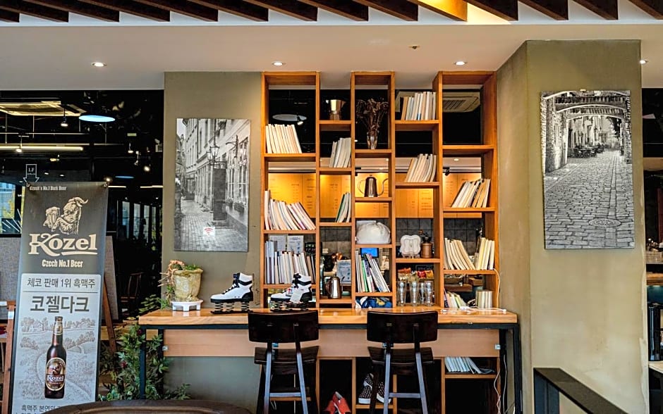 Gukje Business Hotel