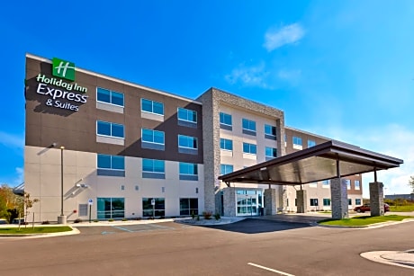 Holiday Inn Express & Suites - Cedar Springs - Grand Rapids N, an IHG Hotel