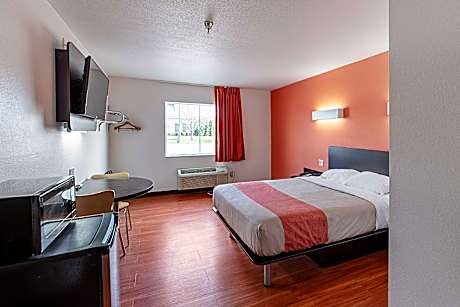 1 Full Bed | Mob Acc RI Shwr Nsmk Micfridge