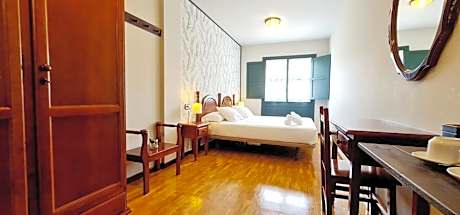 Twin Room with Private Bathroom