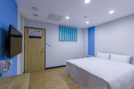 Double Room - No Parking Included