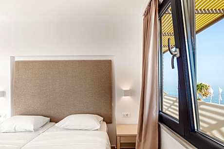 Studio with Sea View