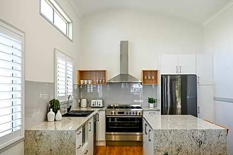 Superior Two-Bedroom Villa with Spa Bath