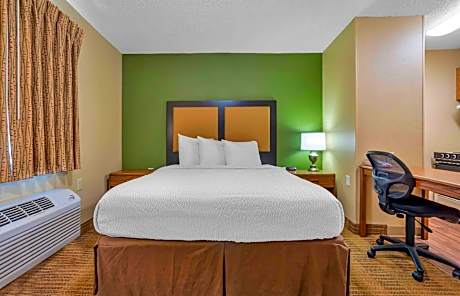 1 Bedroom Suite Queen Non-Smoking