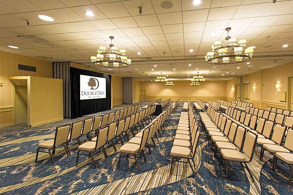 DoubleTree by Hilton Hotel Berkeley Marina