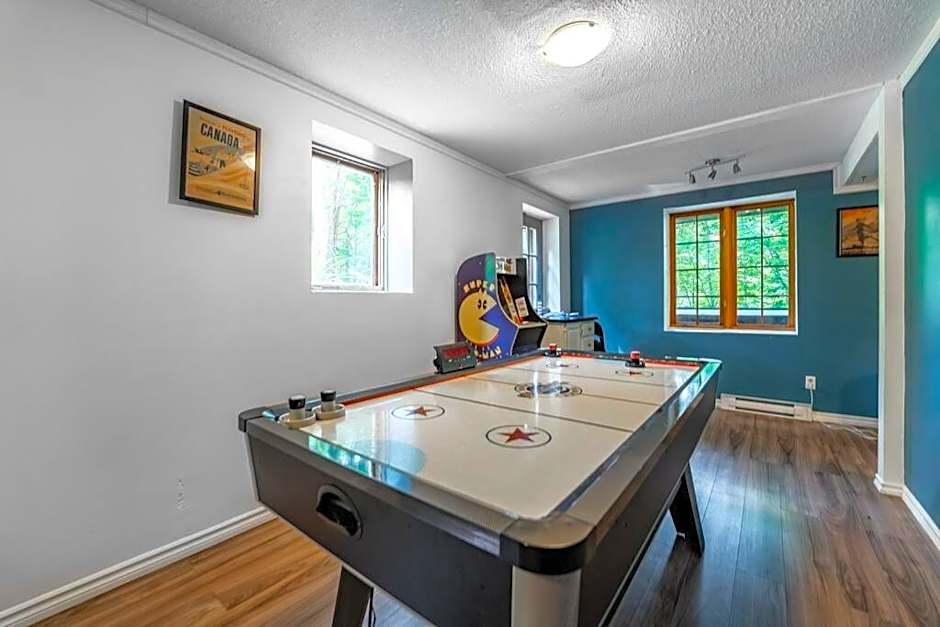 Chalet Mont Cascades w/ Spa & Fibre Optic Internet