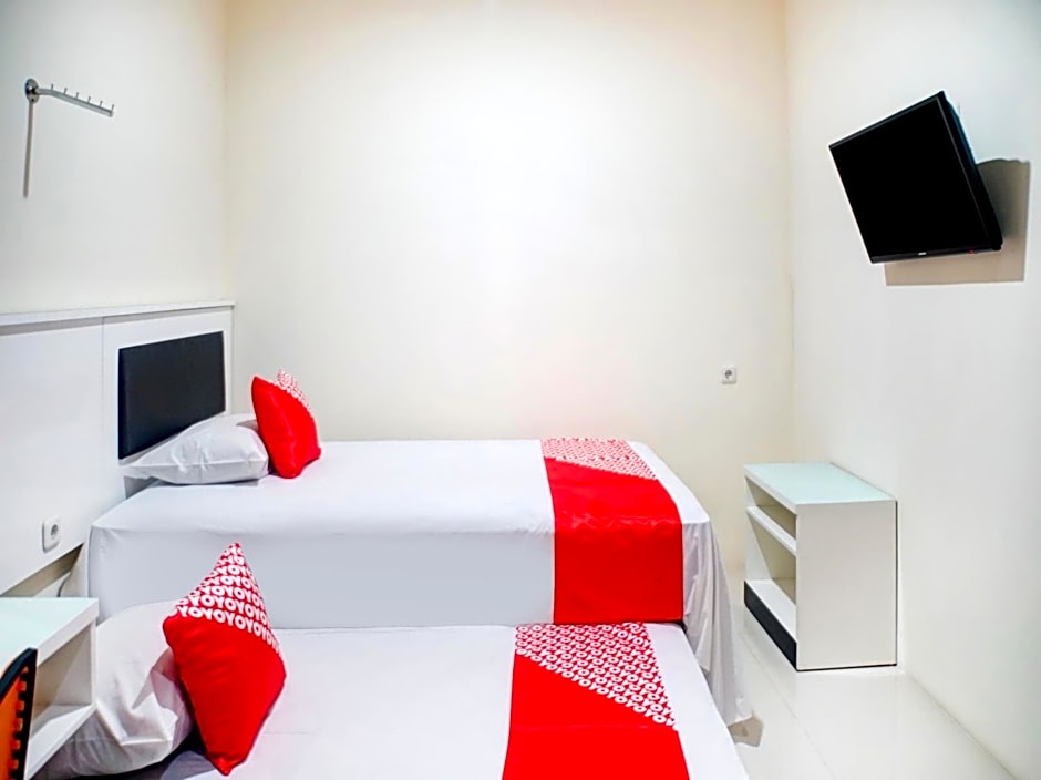 OYO 90394 Guest House Sentosa