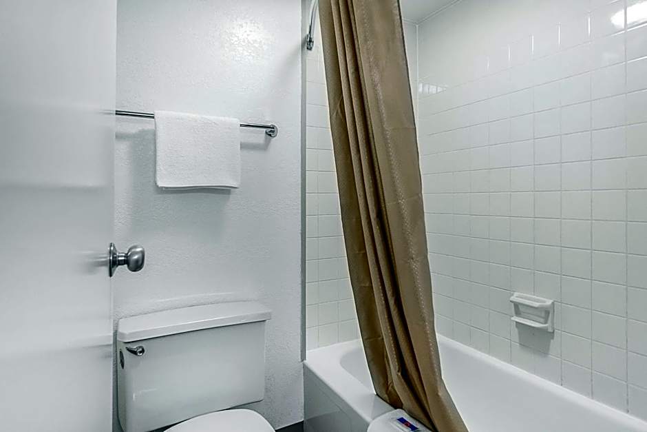 Motel 6-Framingham, MA - Boston West