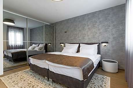 Deluxe Double or Twin Room with Pool View