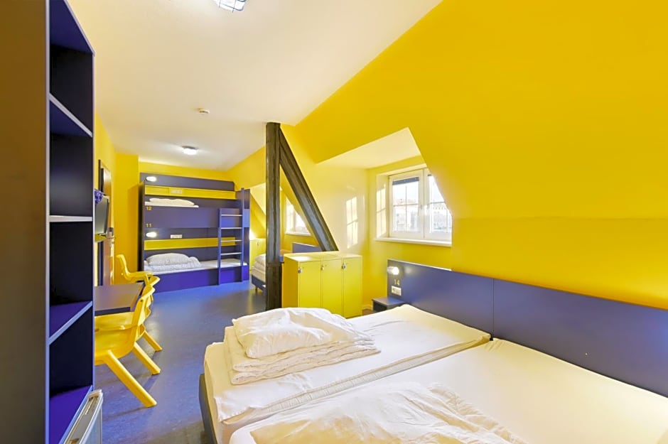 Bed’nBudget Expo-Hostel Dorms