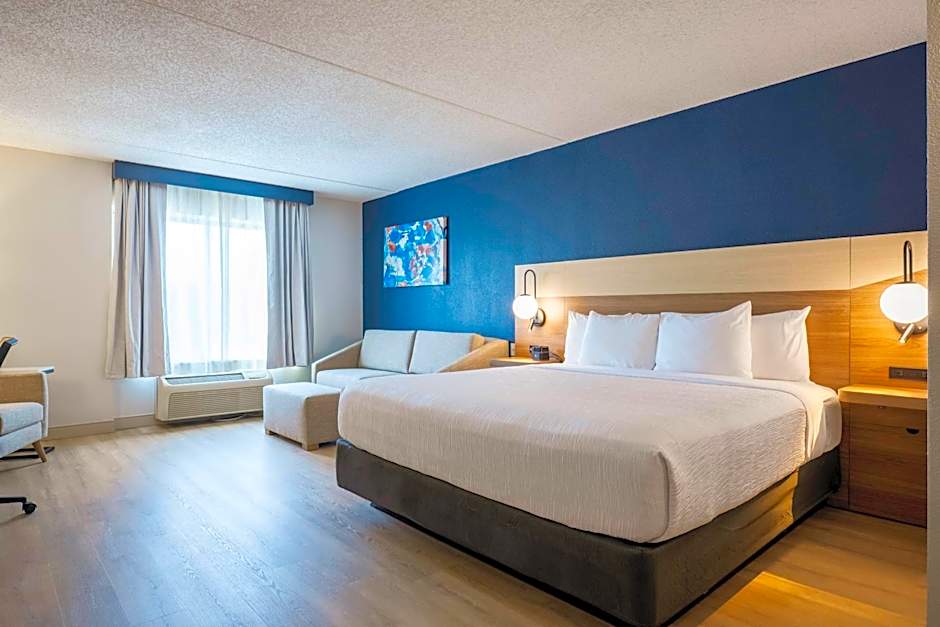 La Quinta Inn & Suites by Wyndham Danbury