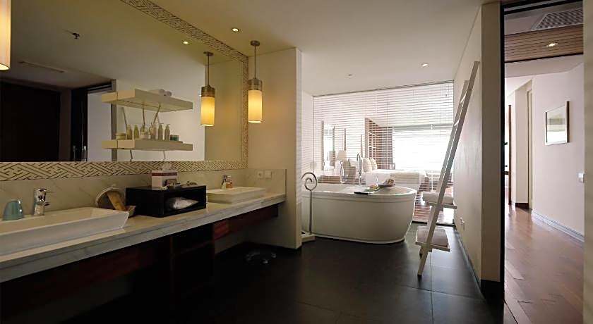 Samabe Bali Suites & Villas