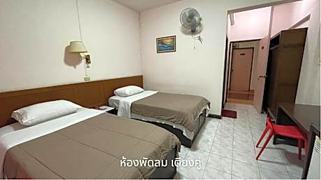 Budget Twin Room with Fan