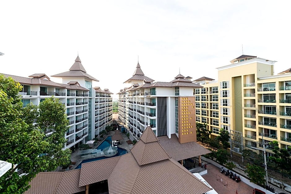 Crystal Palace Luxury Hotel Pattaya