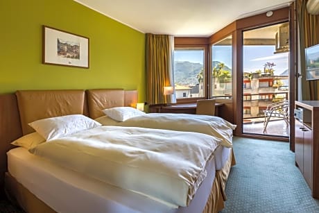 Junior Suite with Partial Lake View