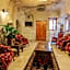Canyon Cave Hotel