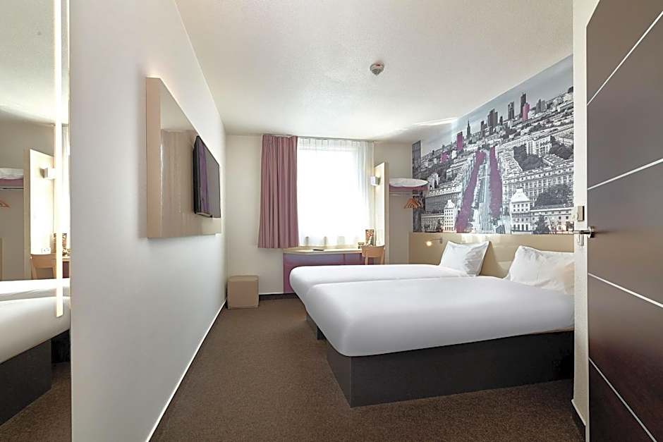 B&B Hotel Warszawa-Okęcie