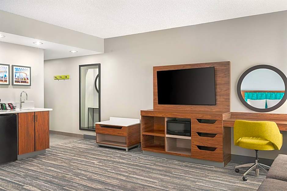 Hampton Inn & Suites Charlotte-Arrowood Rd.