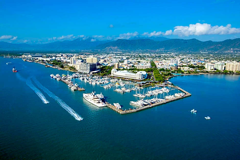 Shangri-La Hotel The Marina Cairns
