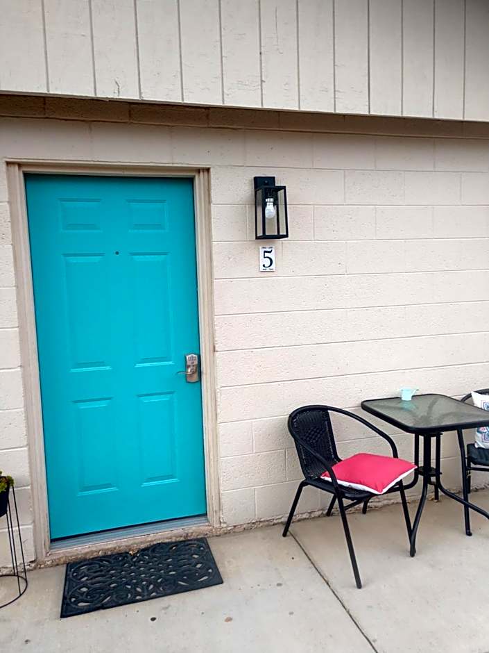 Red Rock Motel and Dam Motel