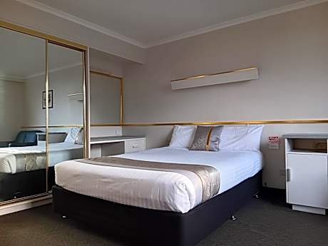 Parklane Motel