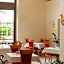 PHI Hotel Astoria