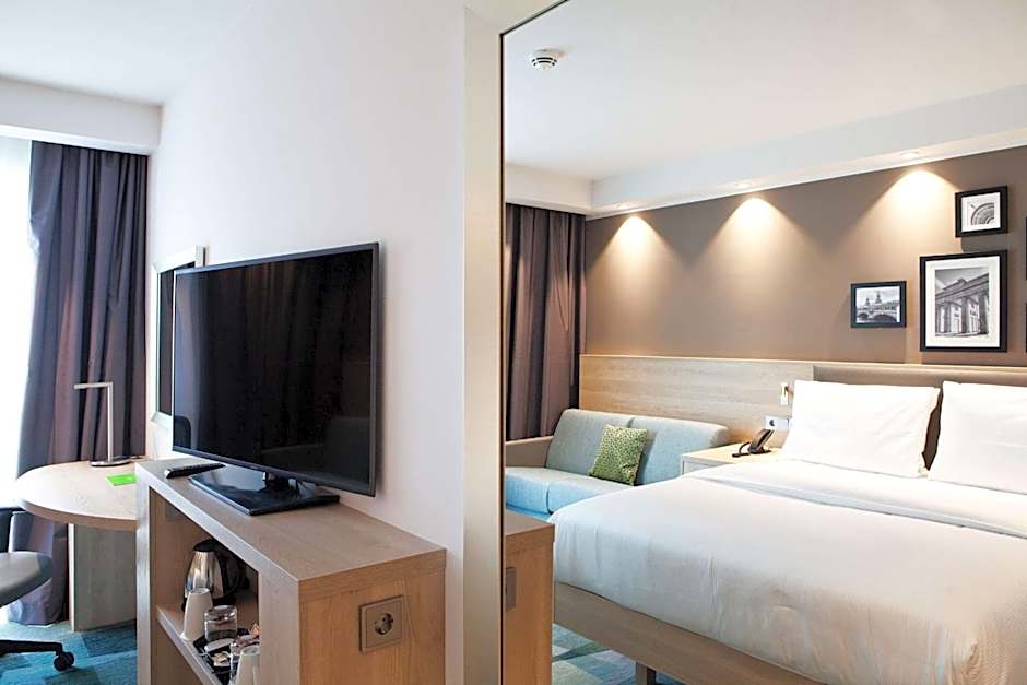 Hampton by Hilton Berlin City East Side Gallery