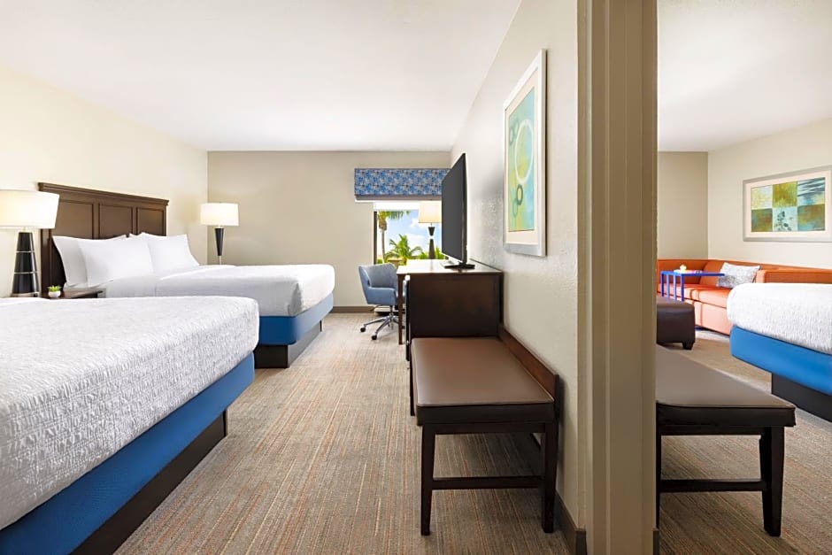 Hampton Inn By Hilton Naples-Central, Fl