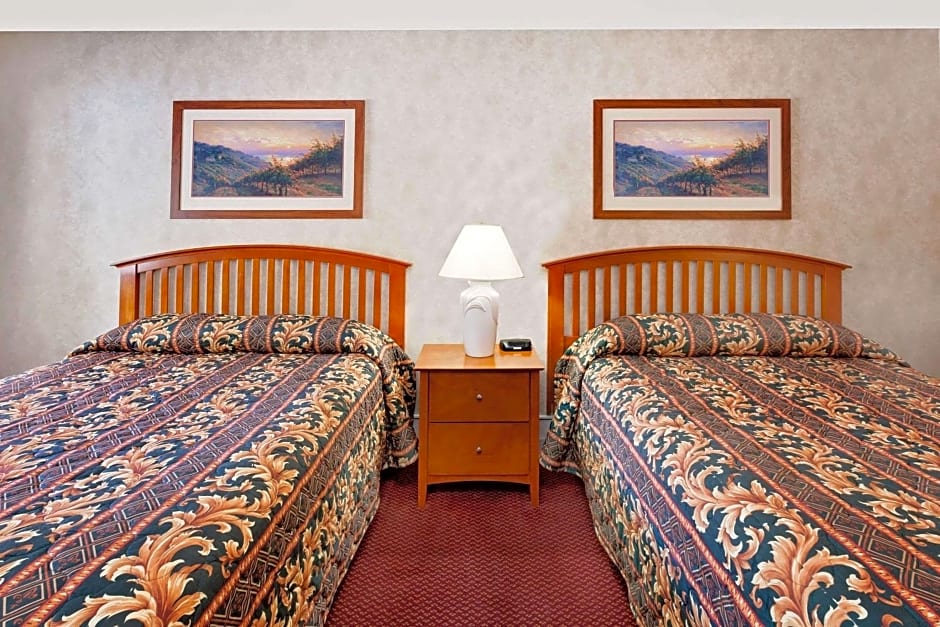 Knights Inn Traverse City