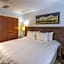 Solara Suite with Indoor Pool / Hot tub / Parking