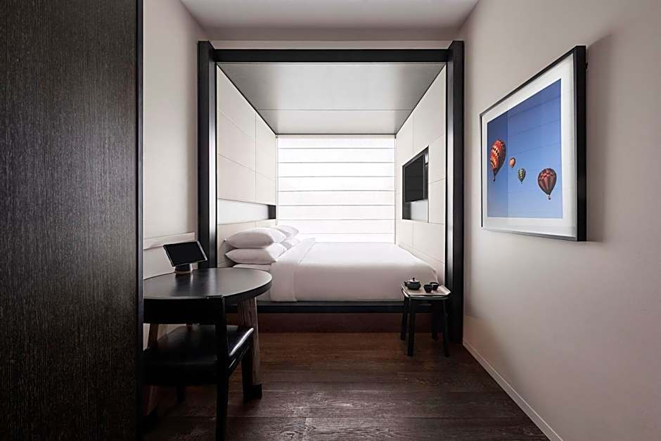 Little National Hotel