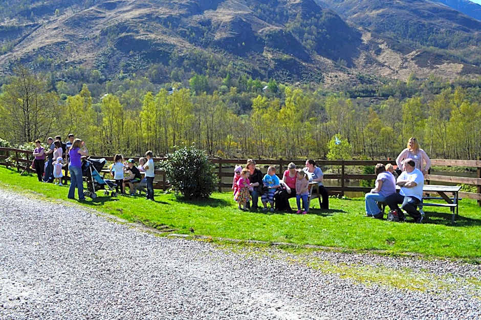 MacDonald Hotel & Cabins