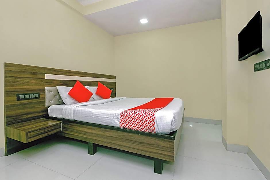 OYO 23656 Parimeet Hotel