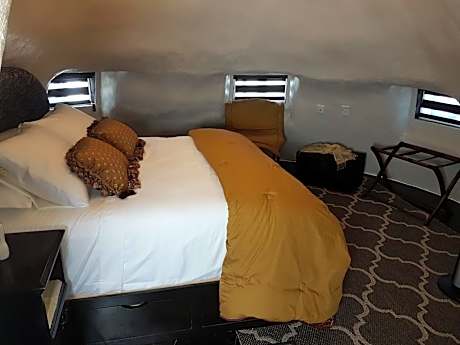 Villa with Garden View