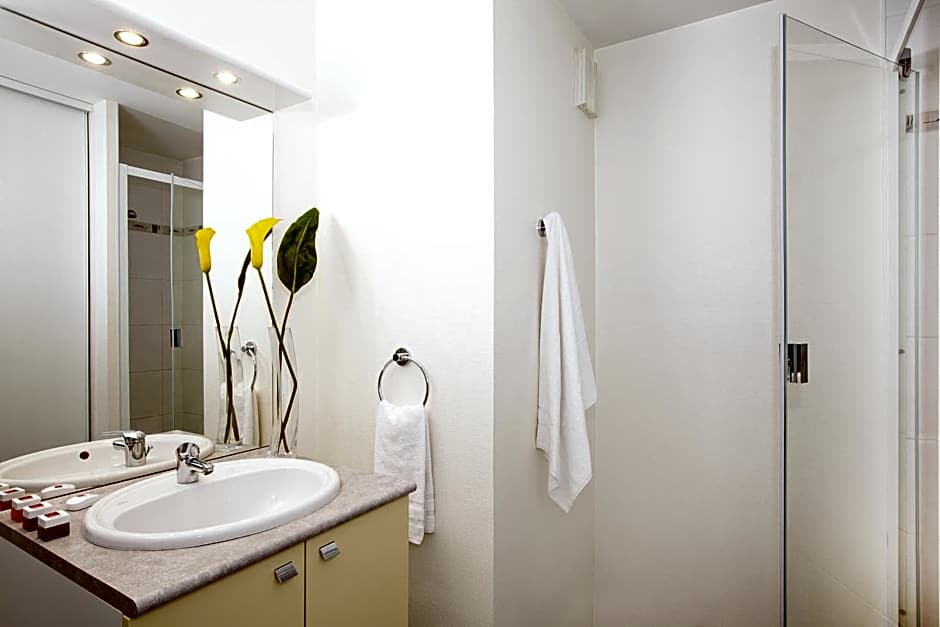 Sejours and Affaires Rennes Villa Camilla