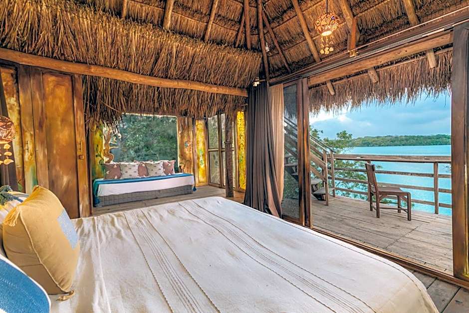 La Embajada Universal The Eighth Color of Bacalar