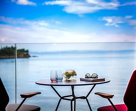 SUPERIOR ROOM WITH A SEA VIEW