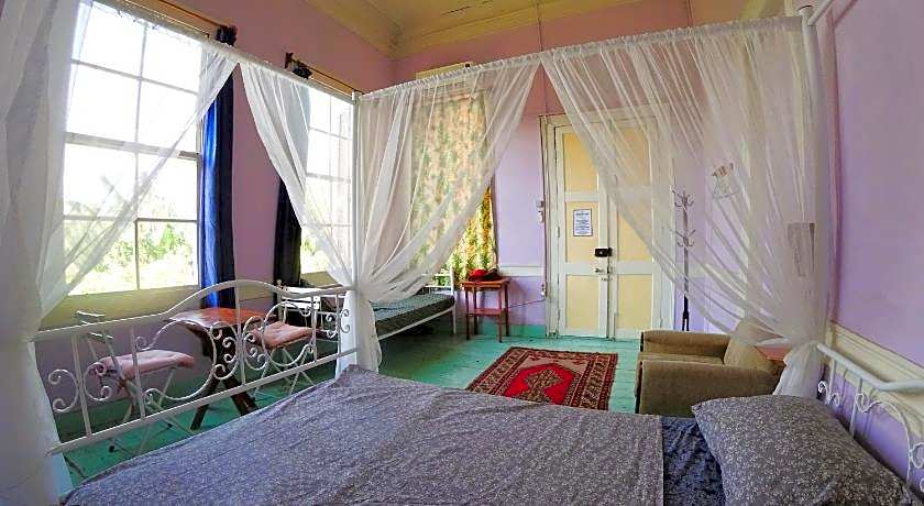 LOTUS GARDEN HOSTEL