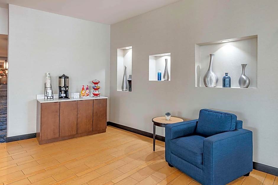 Cambria Hotel Minneapolis Maple Grove