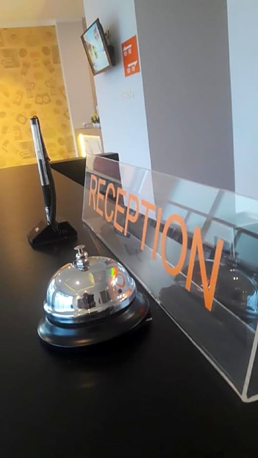 Central Front One Inn Jakarta Airport