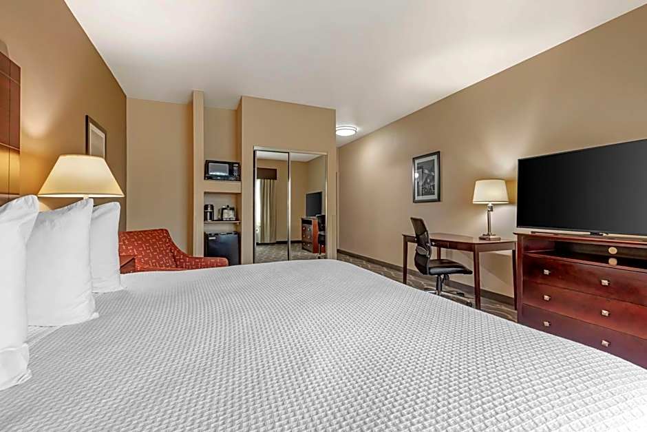 Best Western Plus Burleson Inn & Suites