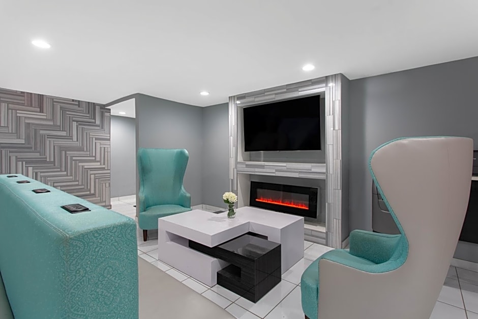 Baymont by Wyndham Charlotte University